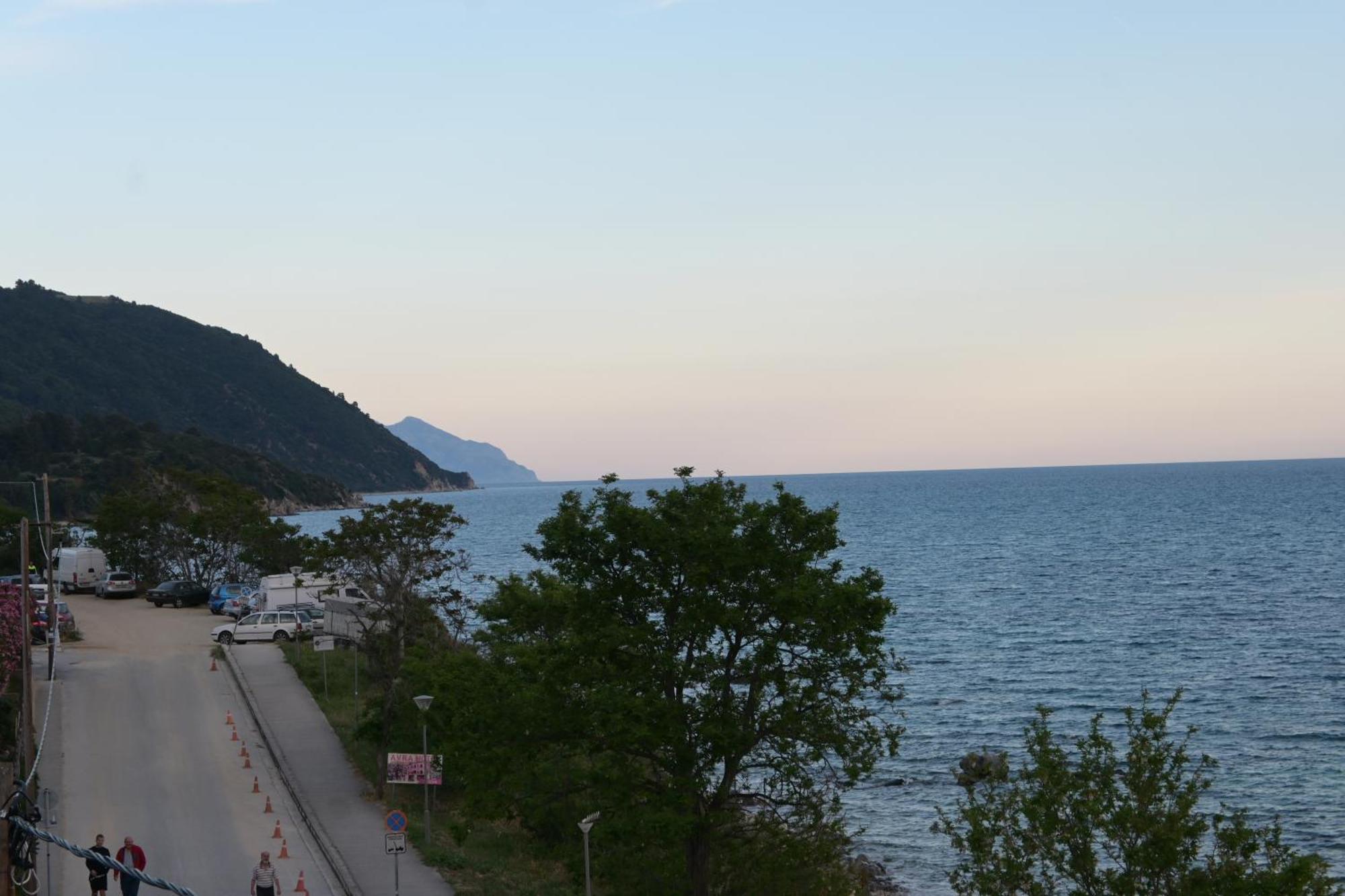 Maria Rooms To Let Ouranoupoli Exterior foto