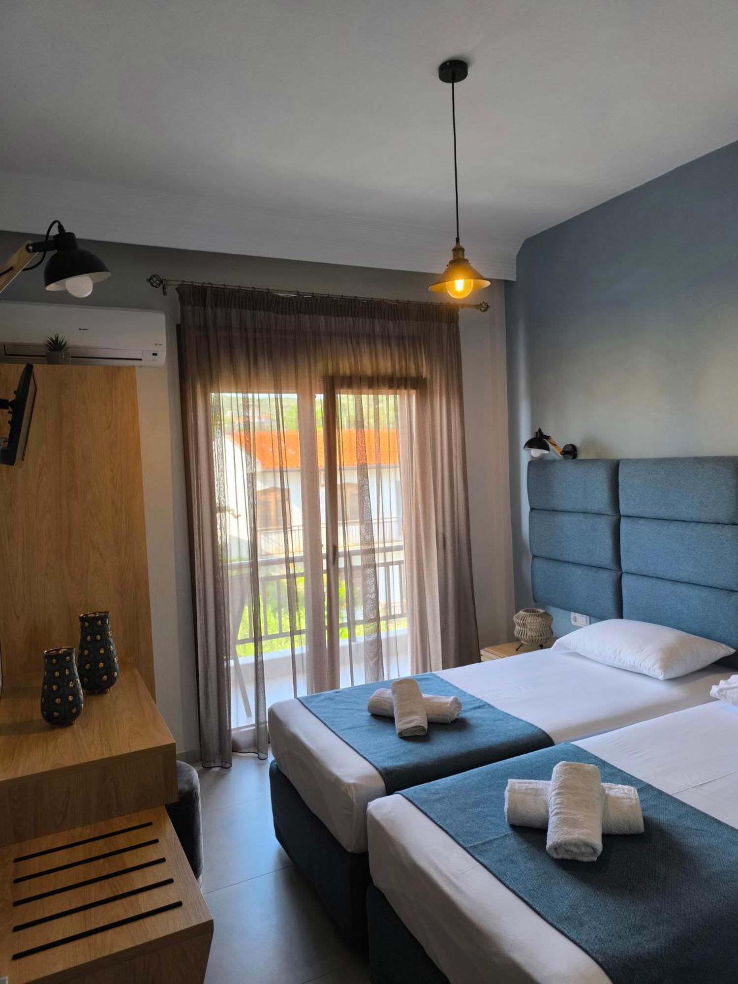 Maria Rooms To Let Ouranoupoli Exterior foto