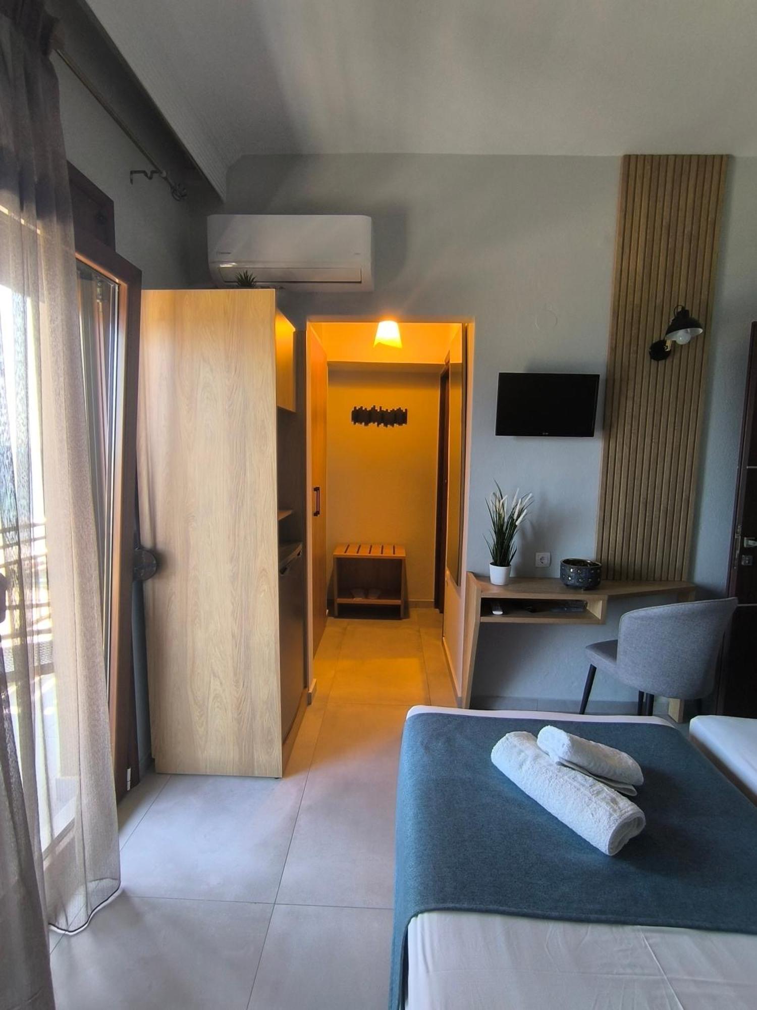 Maria Rooms To Let Ouranoupoli Exterior foto
